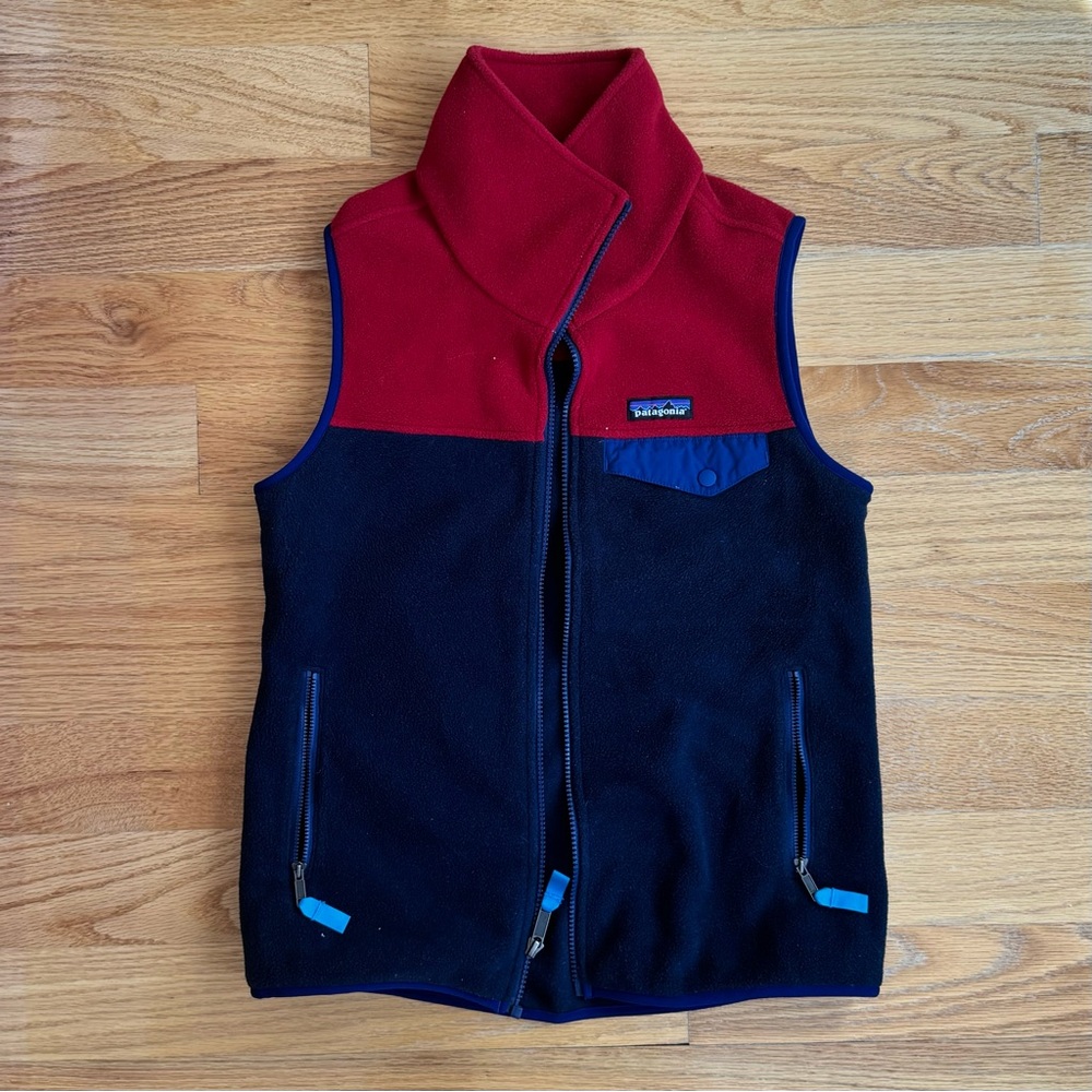 Patagonia Women’s Red / Navy Synchilla Vest sz Small